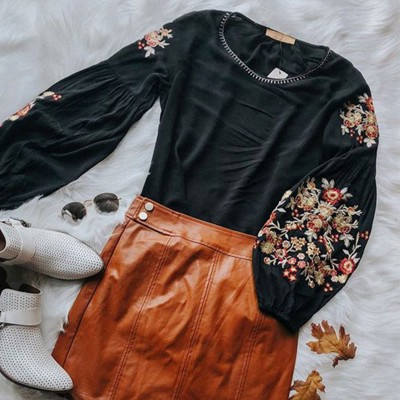 Floral Embroidery Balloon Sleeve Top