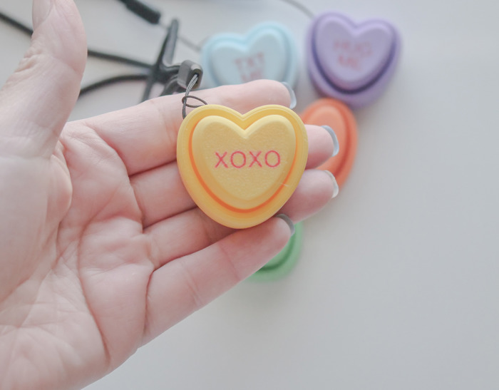 Set of 6 Conversation Heart Fidget Clickers