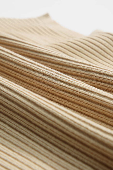 HIDDEN GEMS | Ribbed Knit Short Sleeve Sweater