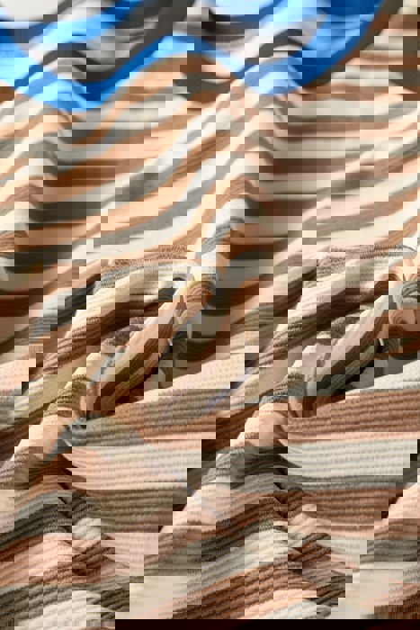 Retro Stripe Puff Sleeve Top