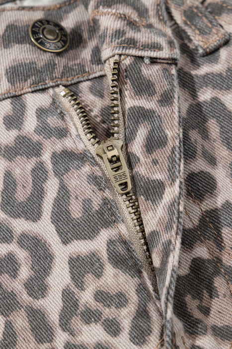 HIDDEN GEMS | Leopard Frayed High Waist Jeans