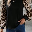  Social Contrast Printed Sleeve Top