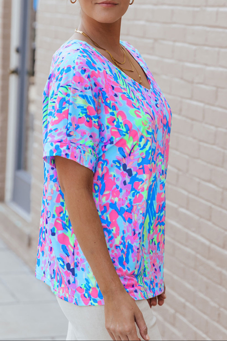 HIDDEN GEMS | Floral Short Sleeve V-Neck Tee