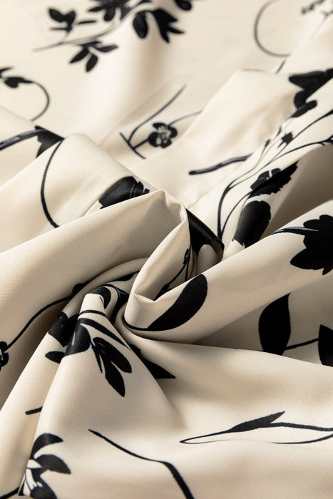 HIDDEN GEMS | Floral Split Neck Long Sleeve Blouse