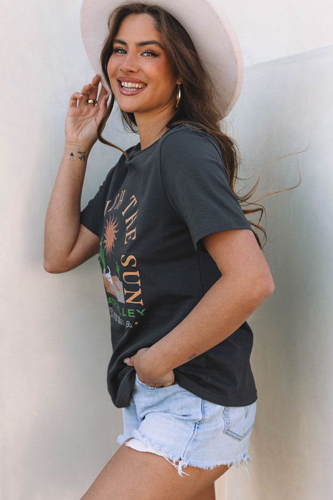 HIDDEN GEMS | Iconic Western Sunrise Graphic Tee
