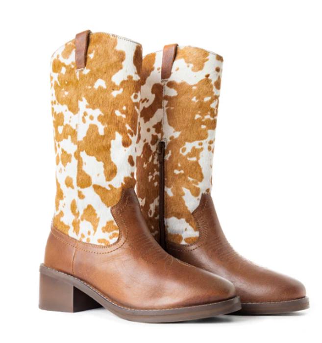 MYRA- Pointy Beige Boots