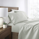 California King Modern Circles Green Mist Patterned Ultra-Soft Bed Sheet Set - Delicate Details