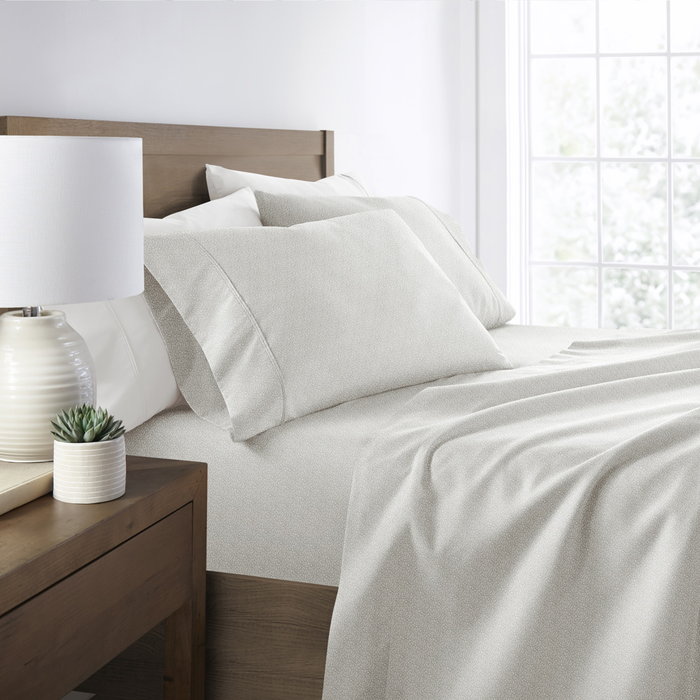 Patterned Ultra-Soft Bed Sheet Set - Delicate Details