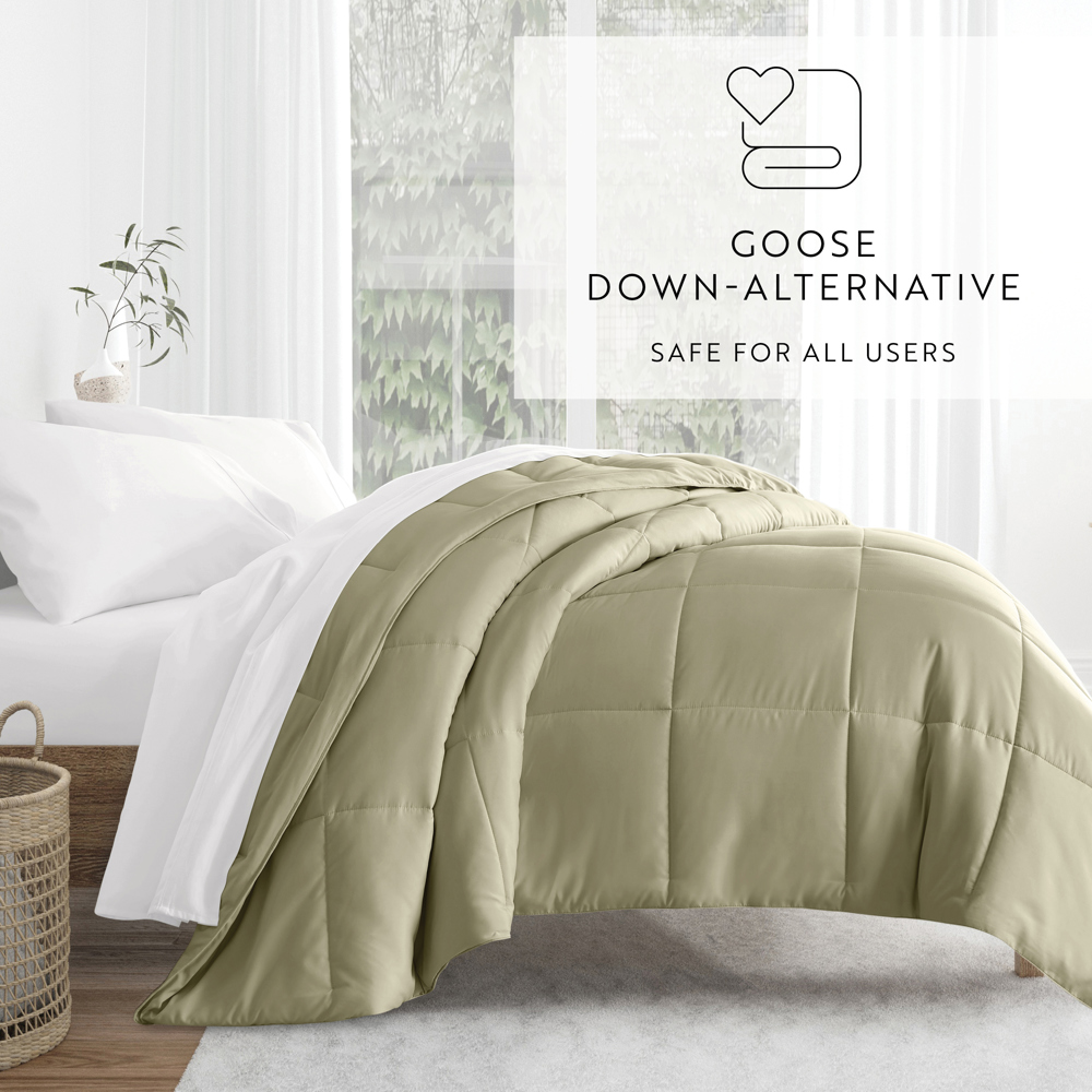 Soft Down-Alternative Essential Comforter