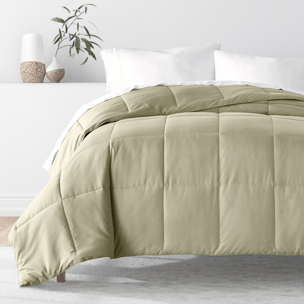 Soft Down-Alternative Essential Comforter