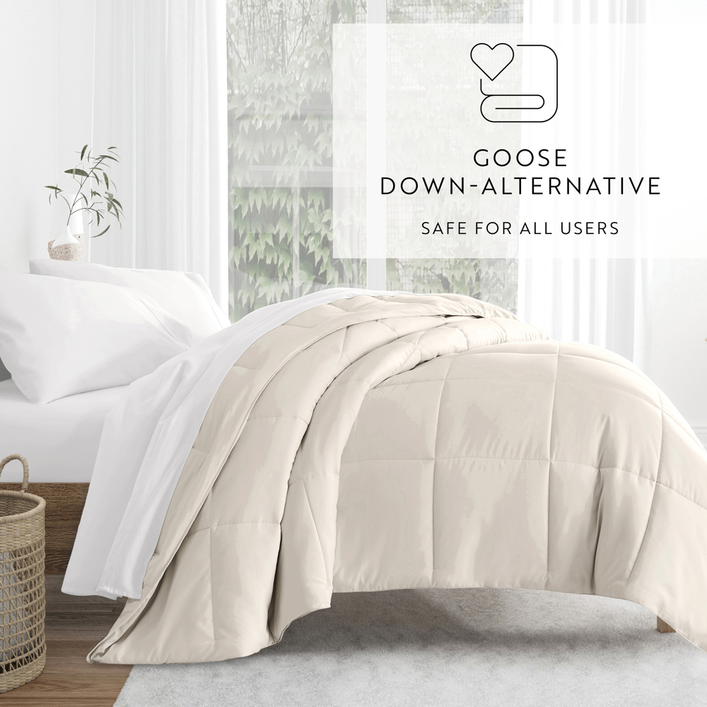 Soft Down-Alternative Essential Comforter