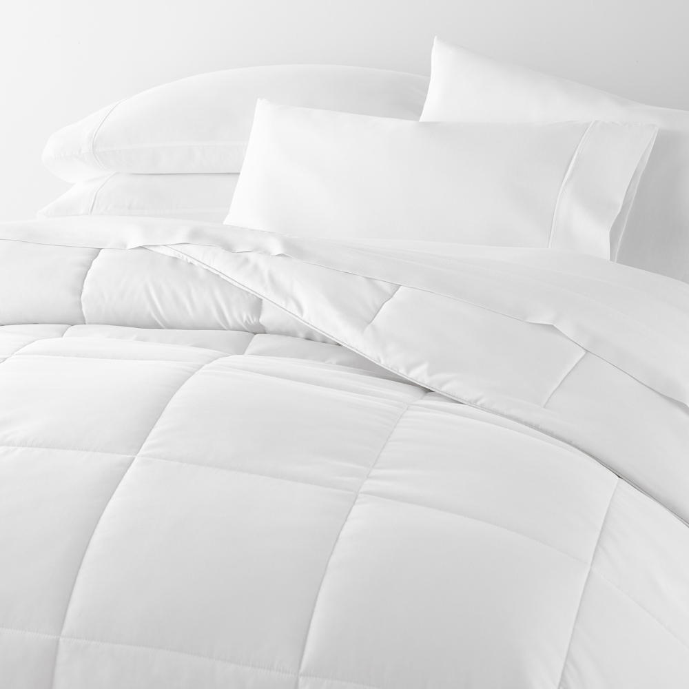 Soft Down-Alternative Essential Comforter