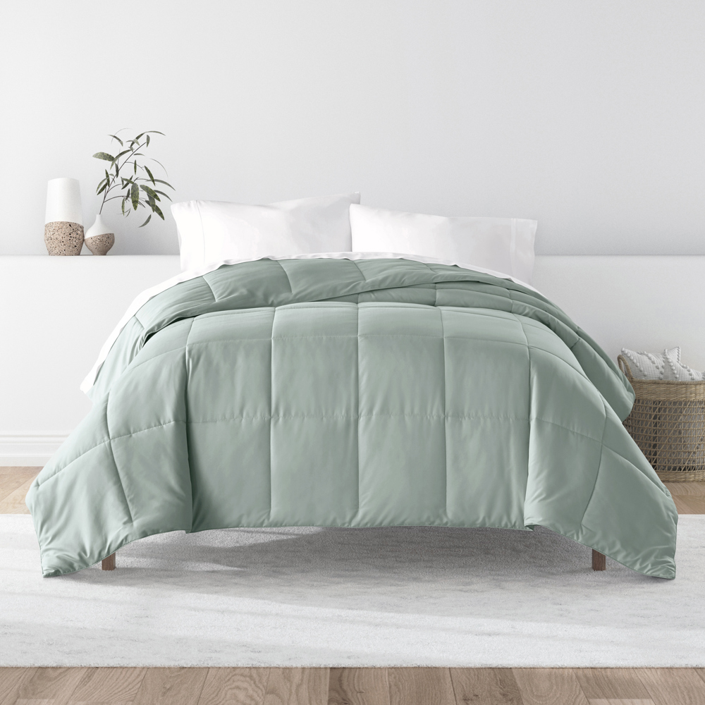 Soft Down-Alternative Essential Comforter