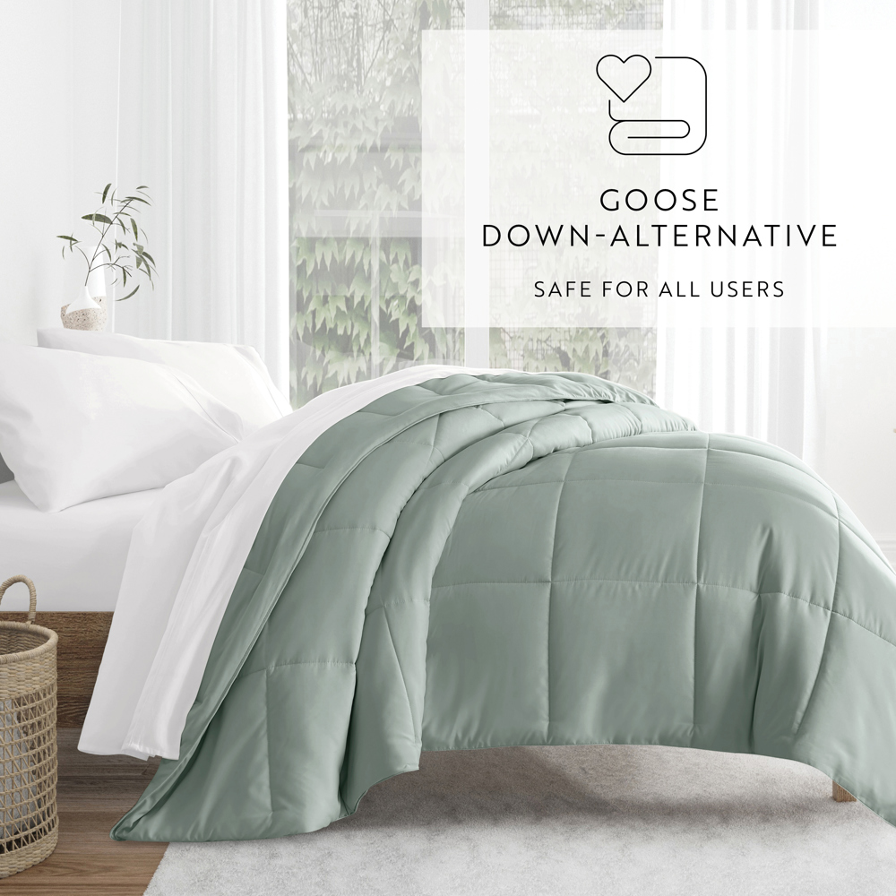 Soft Down-Alternative Essential Comforter