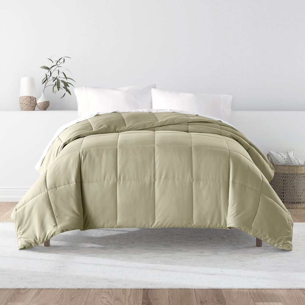 Soft Down-Alternative Essential Comforter