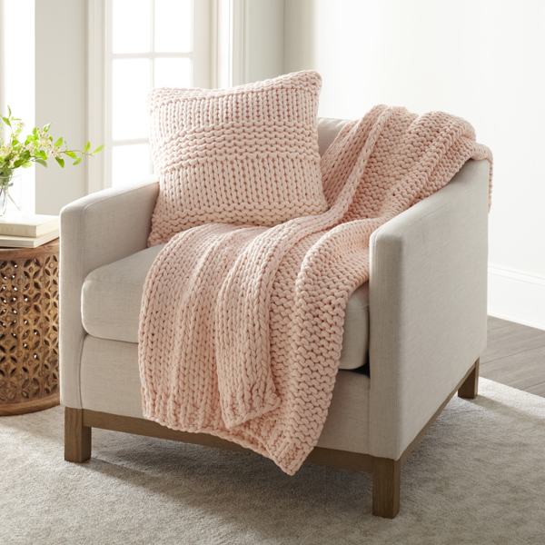 Chunky Throw Blanket and Decor Pillow Bundle