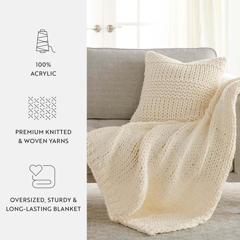 Chunky Throw Blanket and Decor Pillow Bundle