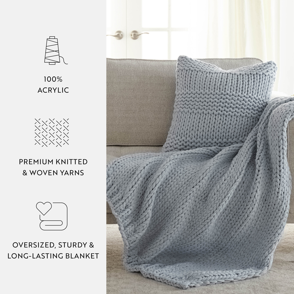 Chunky Throw Blanket and Decor Pillow Bundle