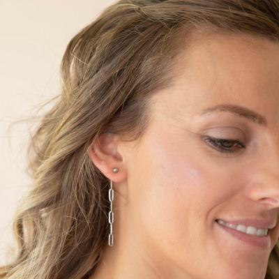 Elegant Backdrop Earrings – A Touch of Glamour