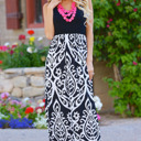  Abstract Sleeveless Maxi Dress