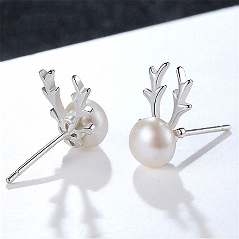 Pearl Christmas Elk Stud Earrings