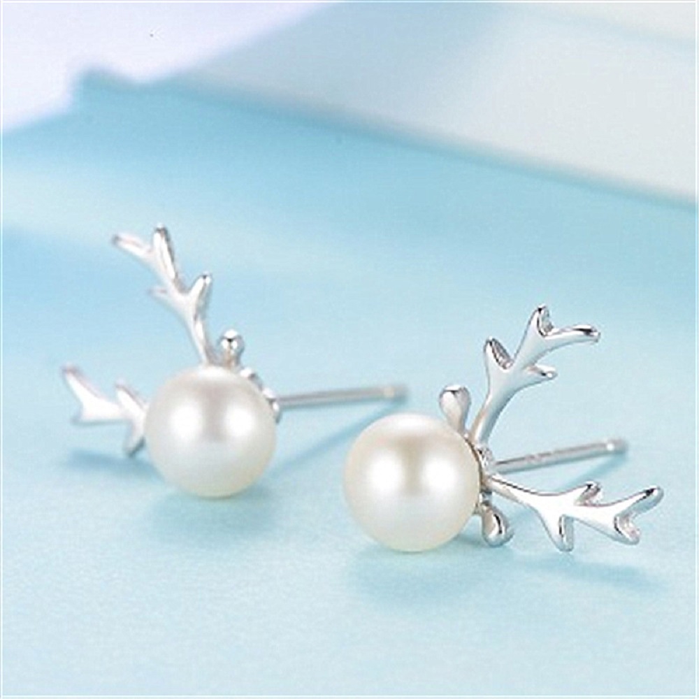 Pearl Christmas Elk Stud Earrings