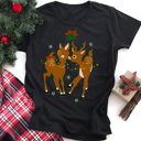  Retro Kissing Reindeer Cute Christmas Graphic Tee