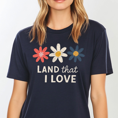 Land That I Love Floral Daisy Patriotic America Graphic Tee | 4th Of July Tee