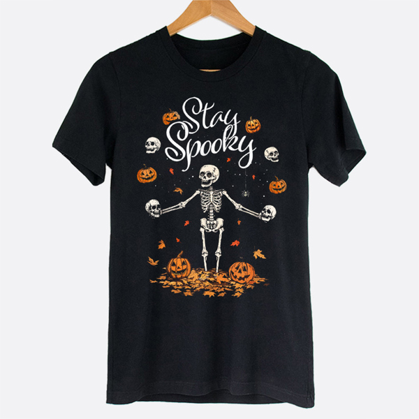 Stay Spooky Skeleton Pumpkins Funny Fall & Halloween Graphic Tee