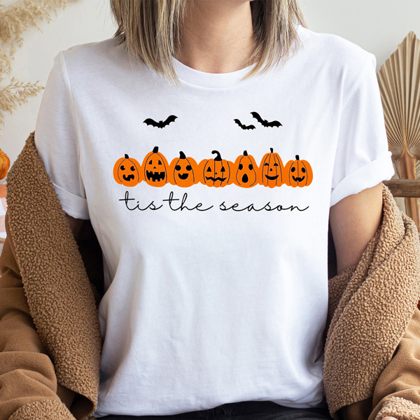 Tis The Season Cute Pumpkins & Bats Fall Halloween Graphic Tee