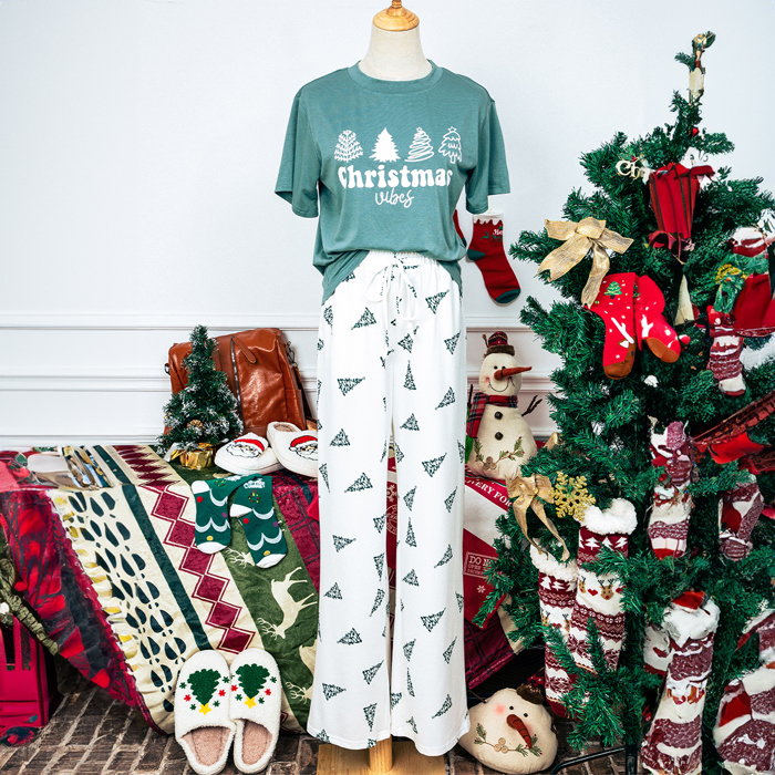 Christmas Tree Print Tee and Pants Lounge Set