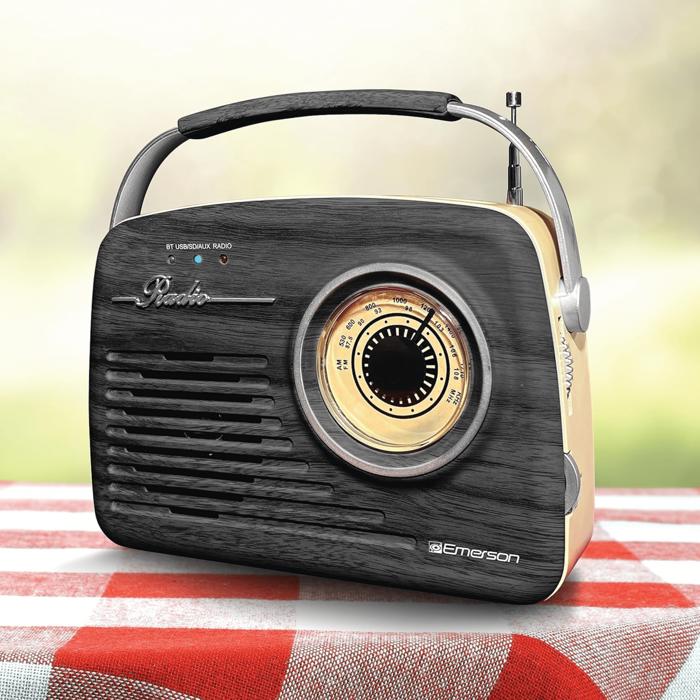 Emerson Portable Retro Radio with Built-In Rechargeable Battery