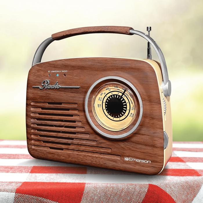 Emerson Portable Retro Radio with Built-In Rechargeable Battery