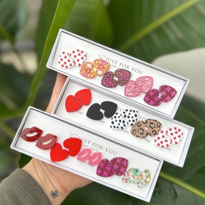 🩷Boxes of Valentines Stud Earrings🩷