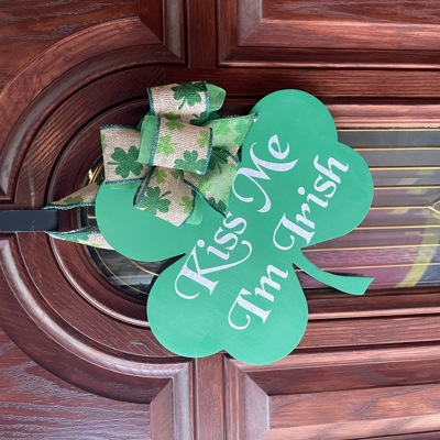 Kiss me I’m Irish door hanger shamrock st Patrick’s day door decor 