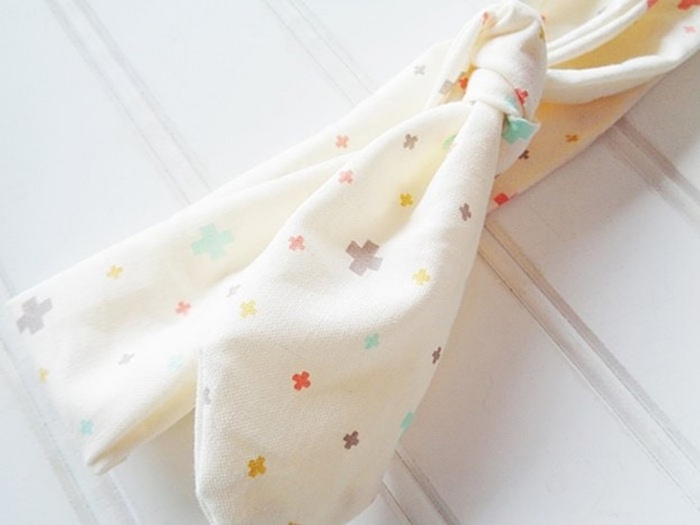Donna Knotted Headband - Colored Swiss Cross