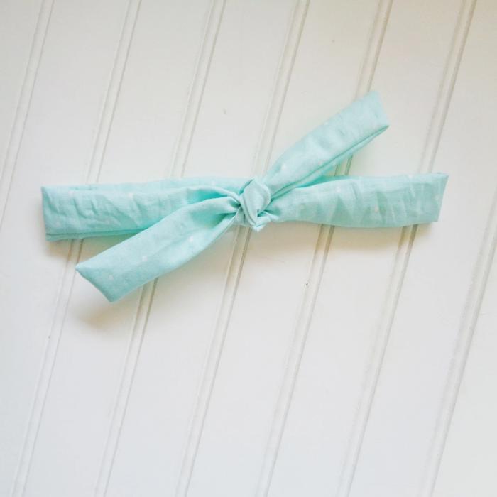 Lois Skinny Headband - Dots on Light Blue