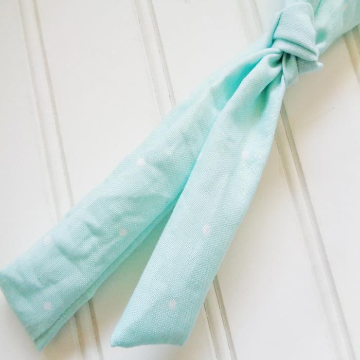 Lois Skinny Headband - Dots on Light Blue