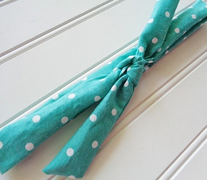 Lois Skinny Headband - White Dots on Teal