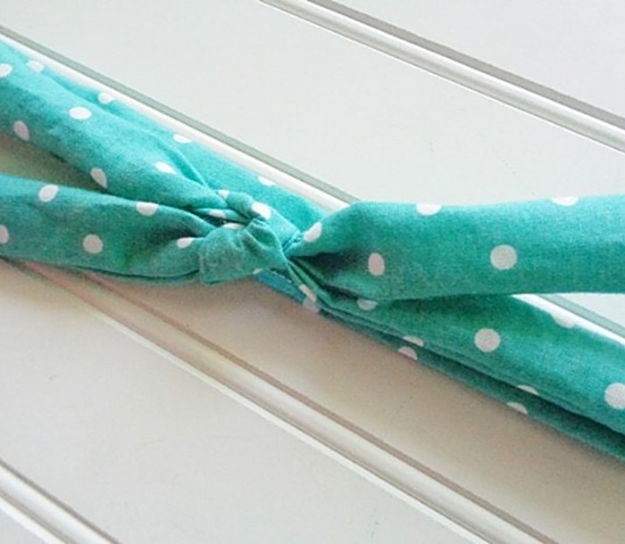 Lois Skinny Headband - White Dots on Teal