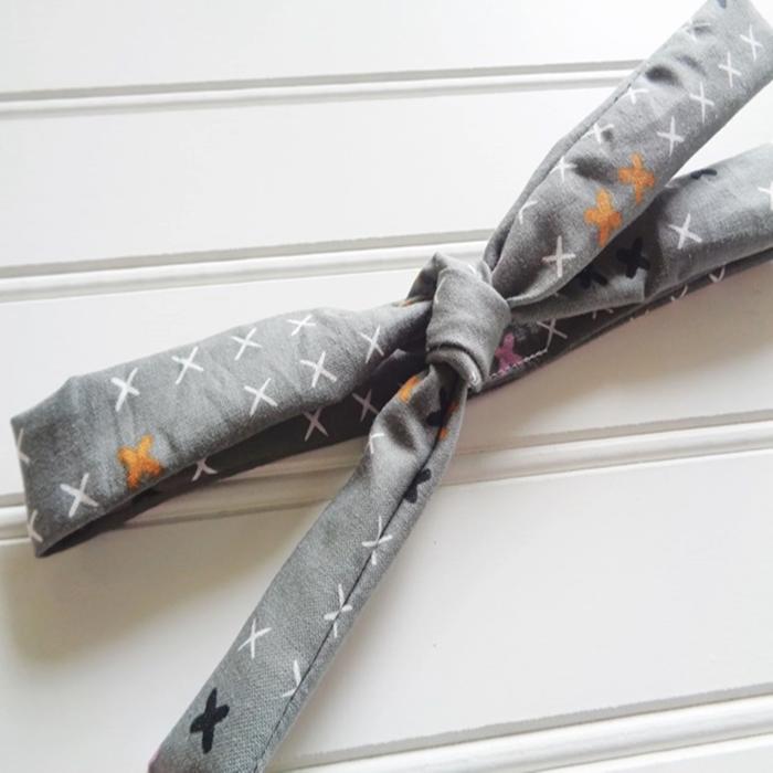 Lois Skinny Headband - X's on Gray