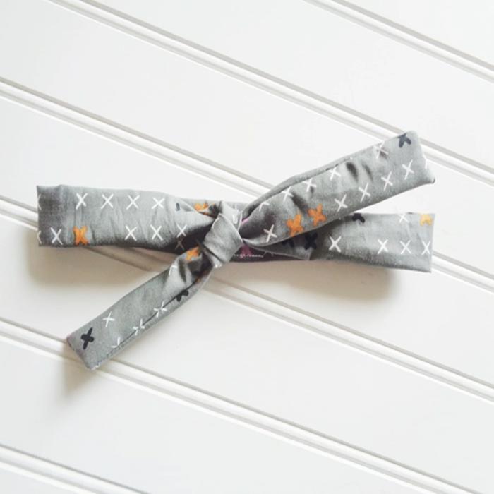 Lois Skinny Headband - X's on Gray
