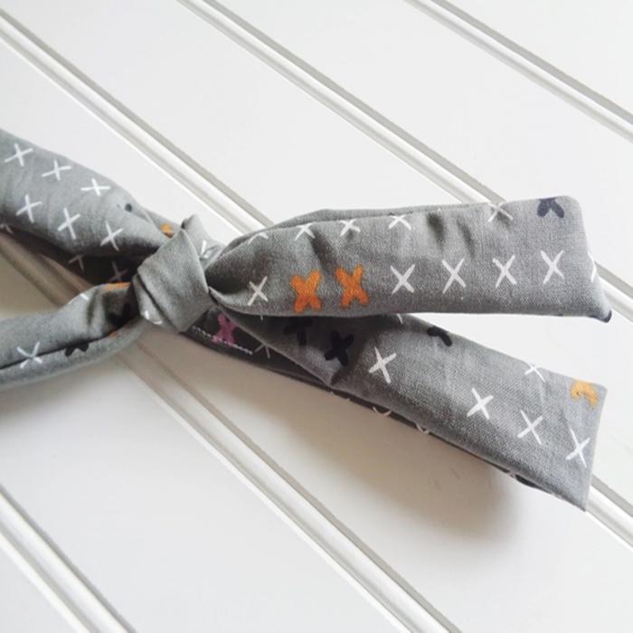 Lois Skinny Headband - X's on Gray