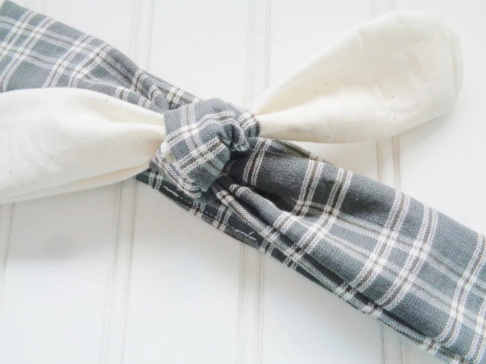 Knotted Headband - Muslin with Gray Plaid