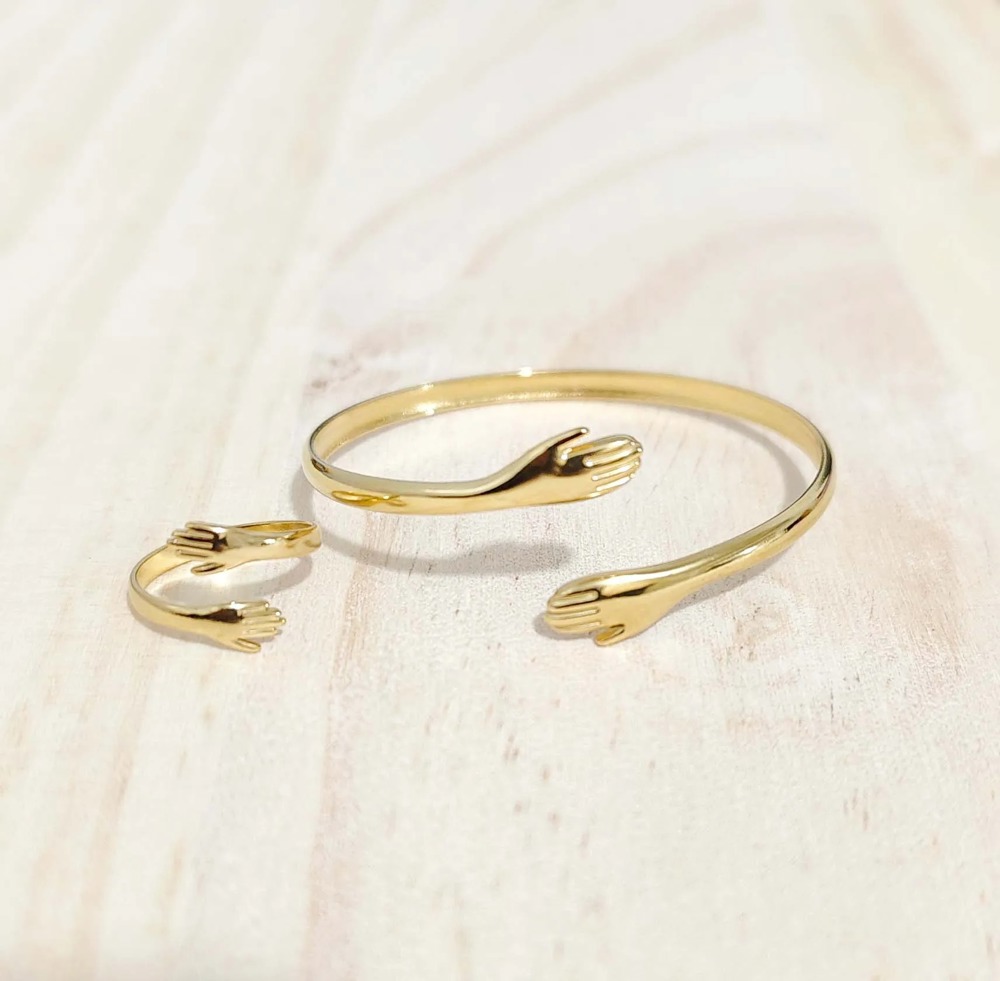 Elegant Love Hug Couple Ring & Bracelet - Trendy & Durable