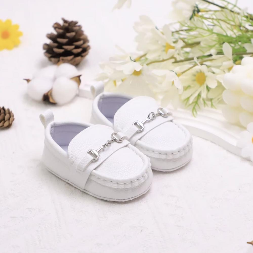 Chic & Cozy Baby Moccasins - Stylish First Steps