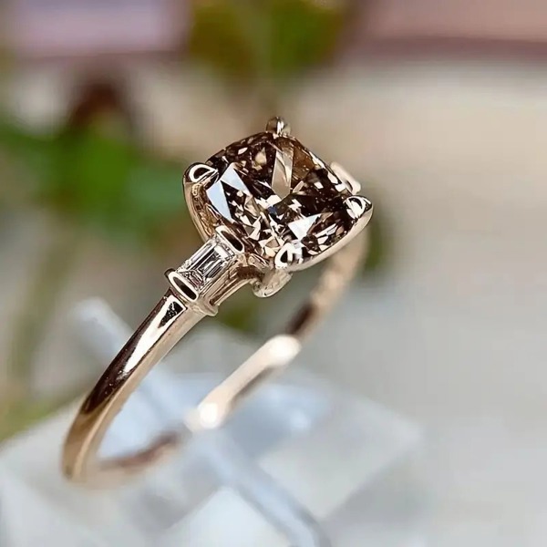 Enchanted Zirconia Cocktail Ring - Timeless Sparkle & Elegance