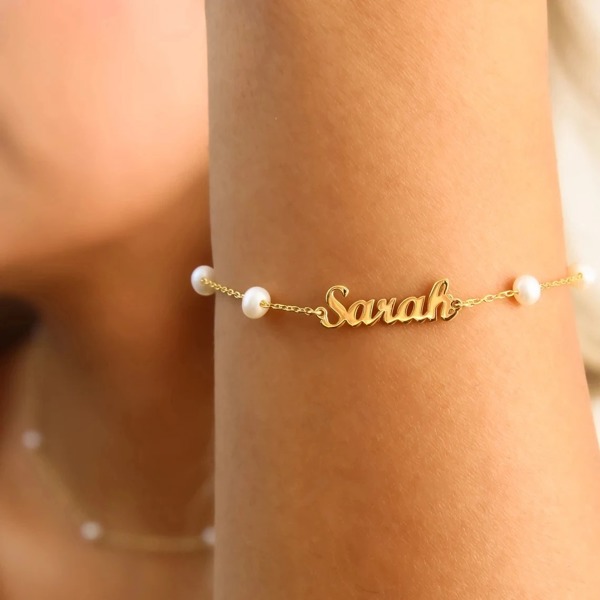 Personalized Pearl Name Bracelet - Timeless Elegance