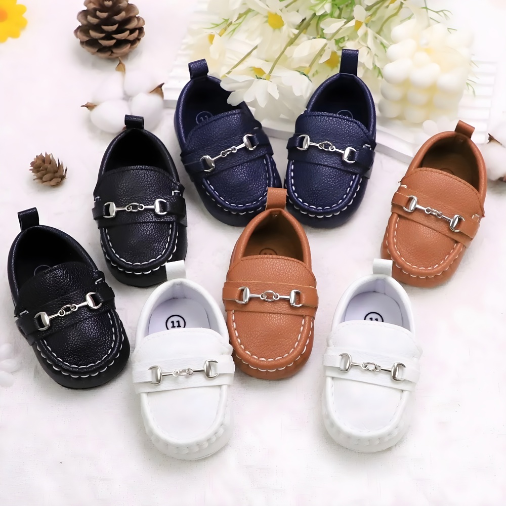 Chic & Cozy Baby Moccasins - Stylish First Steps