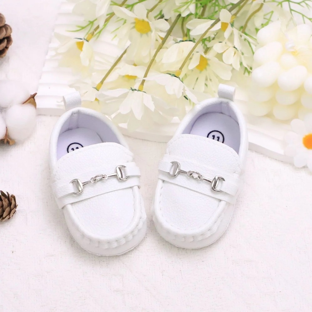 Chic & Cozy Baby Moccasins - Stylish First Steps